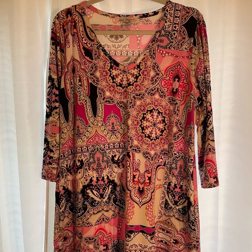 Linea Donetella M  Super cute top/ tunic or night shirt. Soft and stretchy